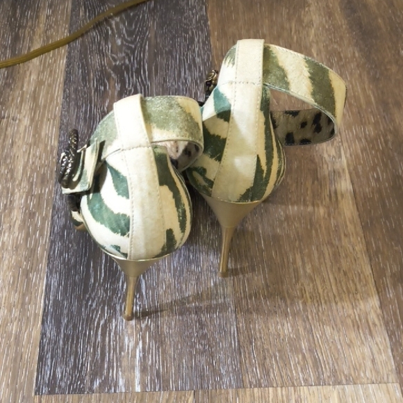 Vero Cuoio Leopard and Olive Heels - Picture 8 of 9